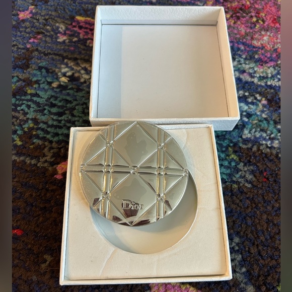 DIOR Limited Edition Compact Mirror NEW - Picture 2 of 6